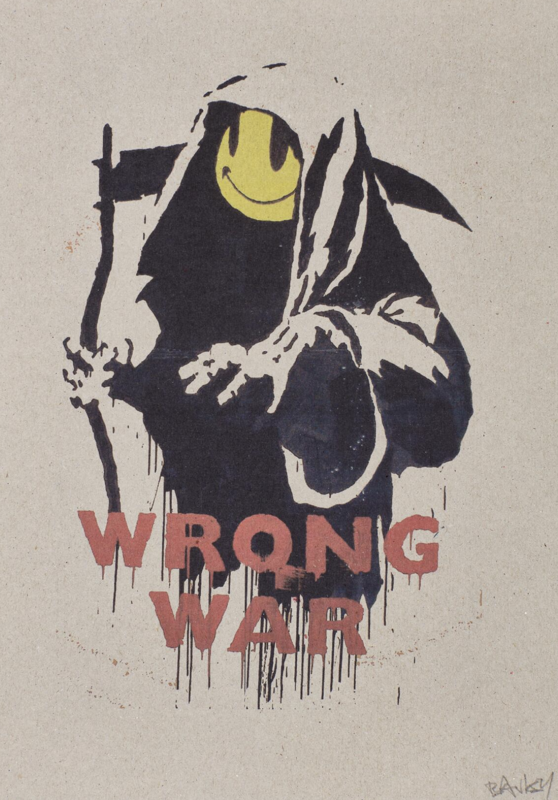 Banksy – Wrong War (Hand Signed) Banksy brengt met Wrong War (Hand Signed) een aangrijpend statement dat direct de kijker raakt. Het werk toont de Grim Reaper, een symbool van dood en vergankelijkheid. In plaats van een traditioneel gezicht draagt hij echter een felgeel smiley-masker. Deze combinatie van dreiging en vrolijkheid maakt de boodschap intens en paradoxaal. Onder de figuur staat in rode, druipende letters de tekst Wrong War. De woorden zijn rauw en confronterend, en benadrukken de zinloosheid en absurditeit van oorlog. De combinatie van tekst en beeld zorgt voor een krachtige visuele boodschap die zowel kritiek als satire in zich draagt. Banksy maakt met dit werk gebruik van zijn typische stencilstijl. De contrasterende kleuren zwart, geel en rood versterken de impact. Het sobere ontwerp laat de boodschap des te harder binnenkomen. Wrong War laat zien hoe humor en tragedie samen een krachtig politiek statement kunnen vormen. Het kunstwerk vraagt om reflectie. Waarom worden oorlogen gevoerd, wie profiteert en wie lijdt? De glimlach van de dood staat symbool voor de hypocrisie van macht en propaganda. Terwijl de dreiging groot is, wordt de ernst verhuld met een schijnbare vrolijkheid. Dit werk is typisch Banksy: eenvoudig in uitvoering, maar diepgaand in betekenis. Het herinnert ons eraan dat kunst niet alleen decoratief is, maar ook kan prikkelen en confronteren. Wrong War blijft actueel en urgent, ongeacht tijd of plaats.