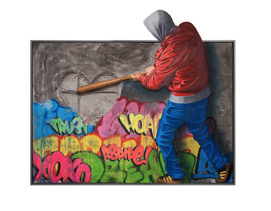 Hijack – Beating Heart Beating Heart van Hijack is een krachtig kunstwerk dat direct aanspreekt. Een mysterieuze figuur in een rode hoodie staat centraal. Met een knuppel slaat hij een hart in een betonnen muur. Het contrast tussen de harde achtergrond en de levendige graffiti eromheen maakt de boodschap sterker. Het werk gaat over strijd, liefde en doorzettingsvermogen. Het hart verschijnt niet vanzelf; het wordt letterlijk uit de muur geslagen. Daarmee laat Hijack zien dat liefde inspanning vraagt en vaak ontstaat uit confrontatie. De felle kleuren van de graffiti voegen spanning toe, terwijl het hart symbool staat voor hoop en emotie. De energie spat van het doek. Elke lijn en kleur is zorgvuldig geplaatst om kracht en beweging te benadrukken. Je voelt de dynamiek en de emotionele lading. Het kunstwerk is rauw en toch universeel herkenbaar. Het nodigt uit om na te denken over muren, zowel fysiek als emotioneel, en hoe liefde die kan doorbreken.