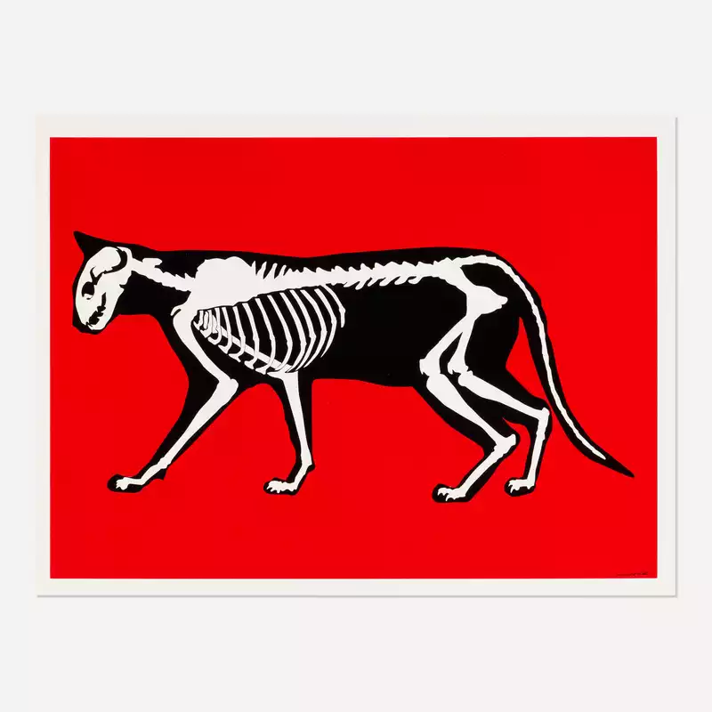 De Skeleton Cat (Red) van Hijack is een krachtig symbool van vergankelijkheid en bewustzijn. De kunstenaar confronteert de toeschouwer direct: schoonheid en dood lopen hier letterlijk in elkaar over. De zwarte kat met haar witte skelet steekt fel af tegen de dieprode achtergrond — een explosie van contrast en betekenis. Elk detail trekt de blik, terwijl de eenvoud de intensiteit vergroot. Deze compositie belichaamt zowel kracht als kwetsbaarheid. Hijack gebruikt minimalisme om een universeel thema te benadrukken: leven en sterfelijkheid. Zijn werk daagt uit, prikkelt en blijft in het geheugen hangen. Door de harde kleuren en strakke lijnen balanceert hij tussen popart en maatschappelijk commentaar. De kat, vaak symbool voor mysterie en onafhankelijkheid, krijgt hier een nieuwe lading: een spiegel voor de mens die zijn eigen vergankelijkheid liever negeert.